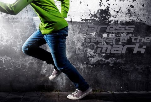 I-press-toward-the-mark-christian-wallpaper-hd_1366x768